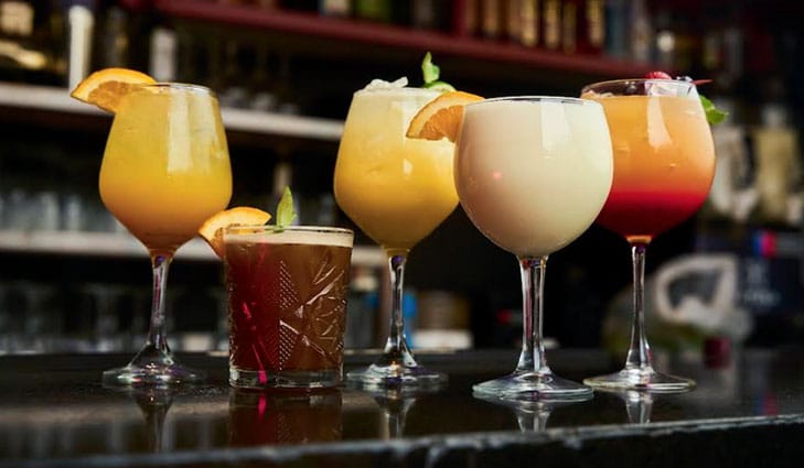 Mamut presenta su carta de coctelería y mocktelería