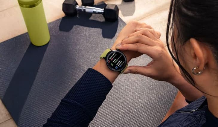 moto watch powered by Polar