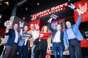 Jimmy John’s llega a Vitacura: pan horneado en el local, carnes cortadas a diario y sándwiches a tu pinta